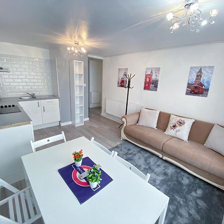 2 Bedroom Flat, Dalston Junction, Londen Buitenkant foto