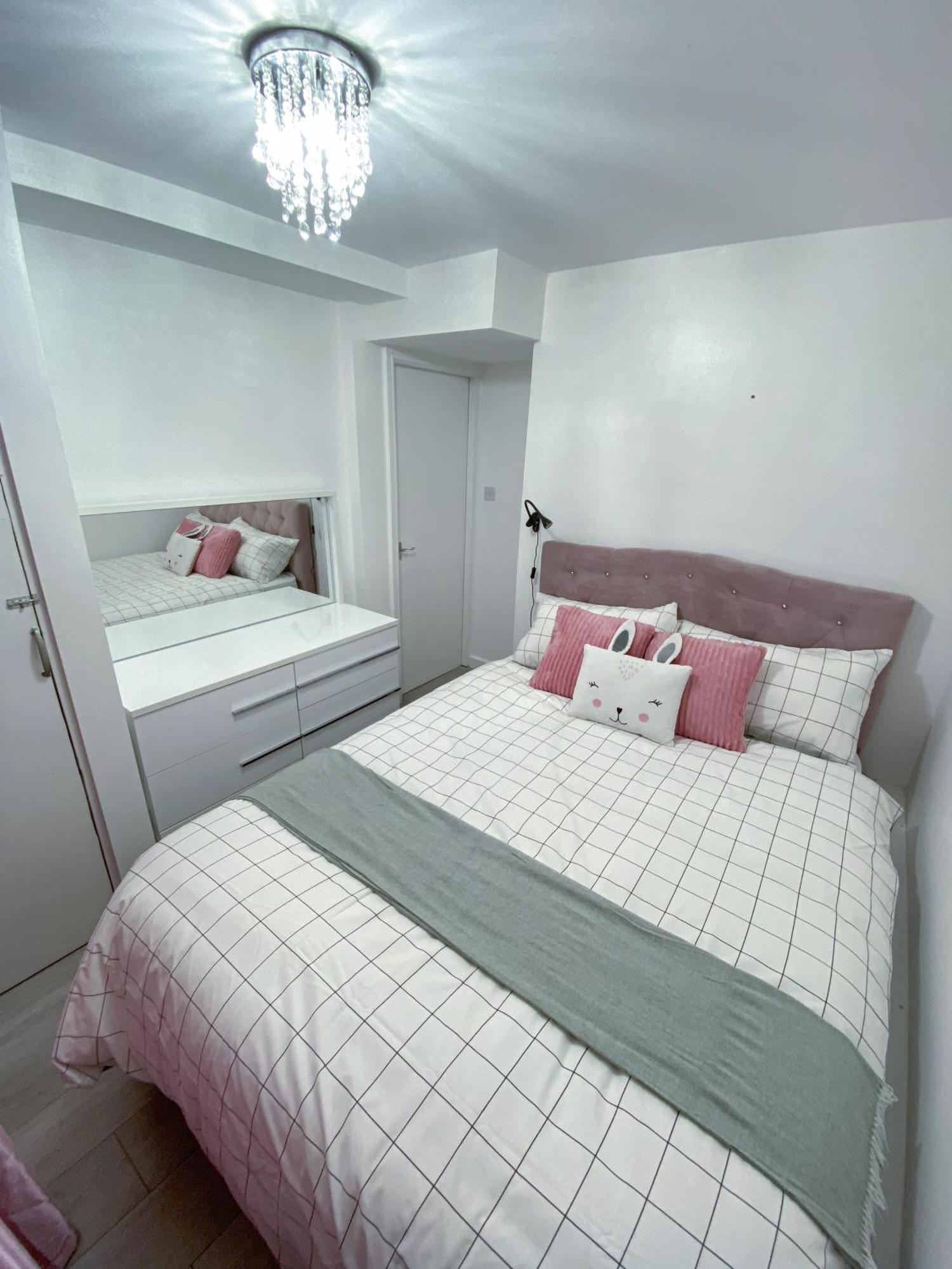 2 Bedroom Flat, Dalston Junction, Londen Buitenkant foto